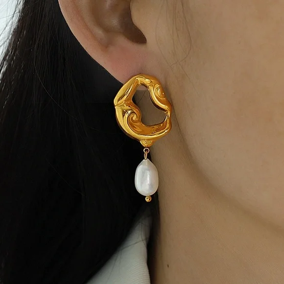18K Gold Plated Irregular Shape Earrings*Vintage Earrings*Pearl Earrings*ML - Picture 1 of 9